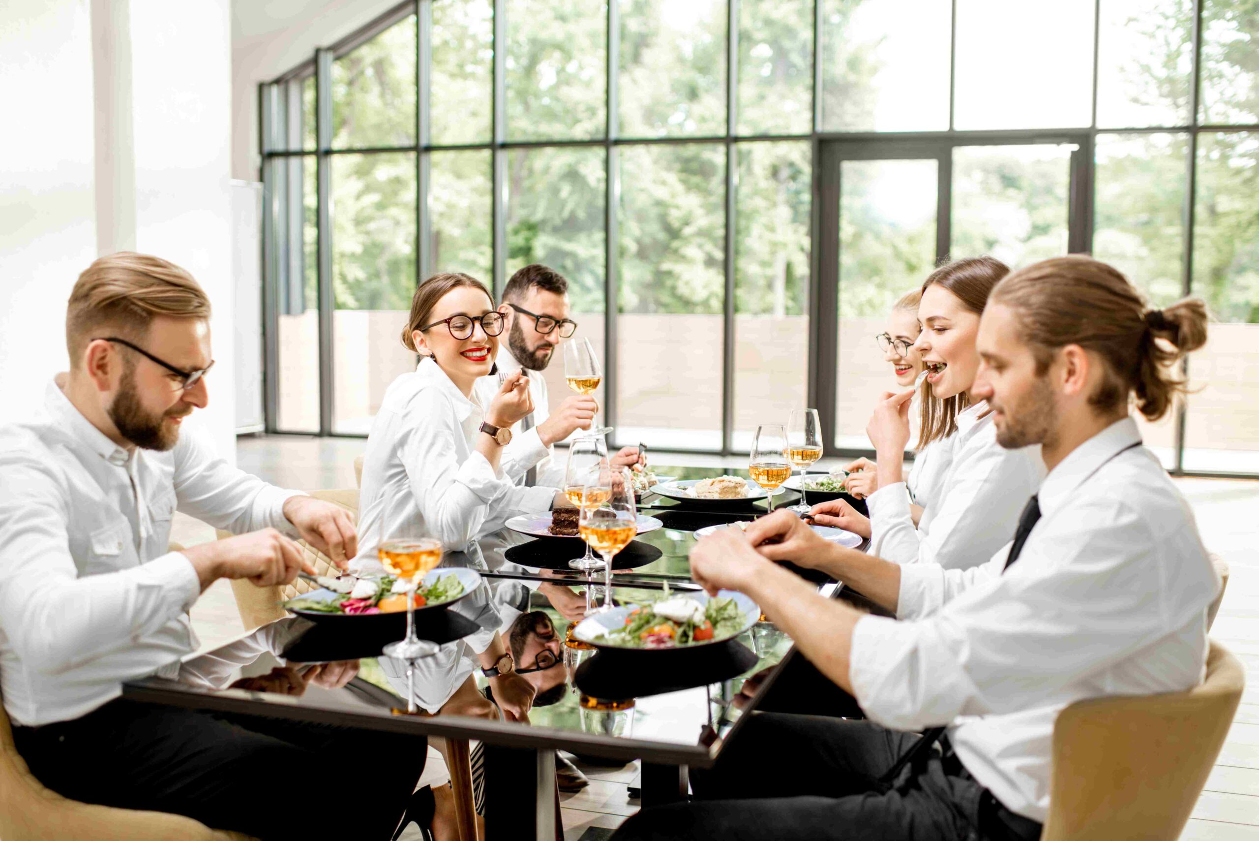 6 Benefits Of Choosing Friday Business Lunch Dubai For Networking